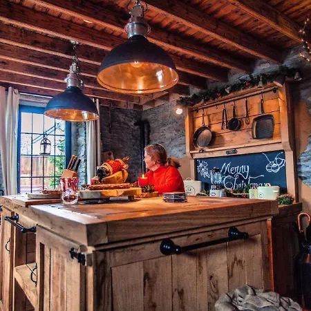 Сasa de vacaciones In With Bubble Bath Bastogne